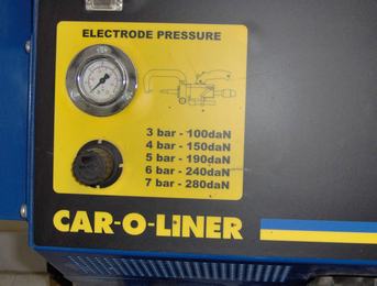Zasada ręcznej regulacji siły docisku elektrod przez zmiany ciśnienia powietrza
