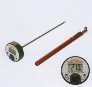 Prosty termometr cyfrowy do pomiaru temperatur części metalowych